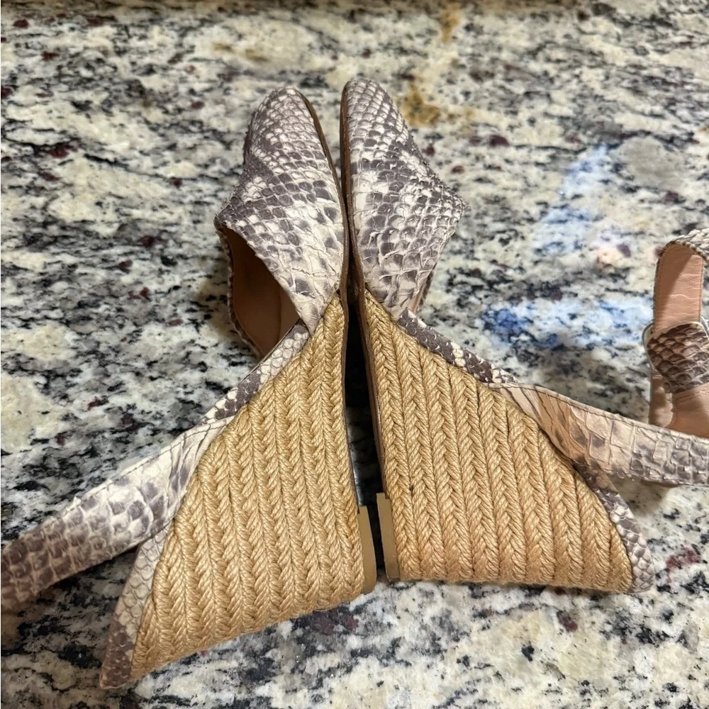 Stuart Weitzman Snake Skin Espadrilles 8M